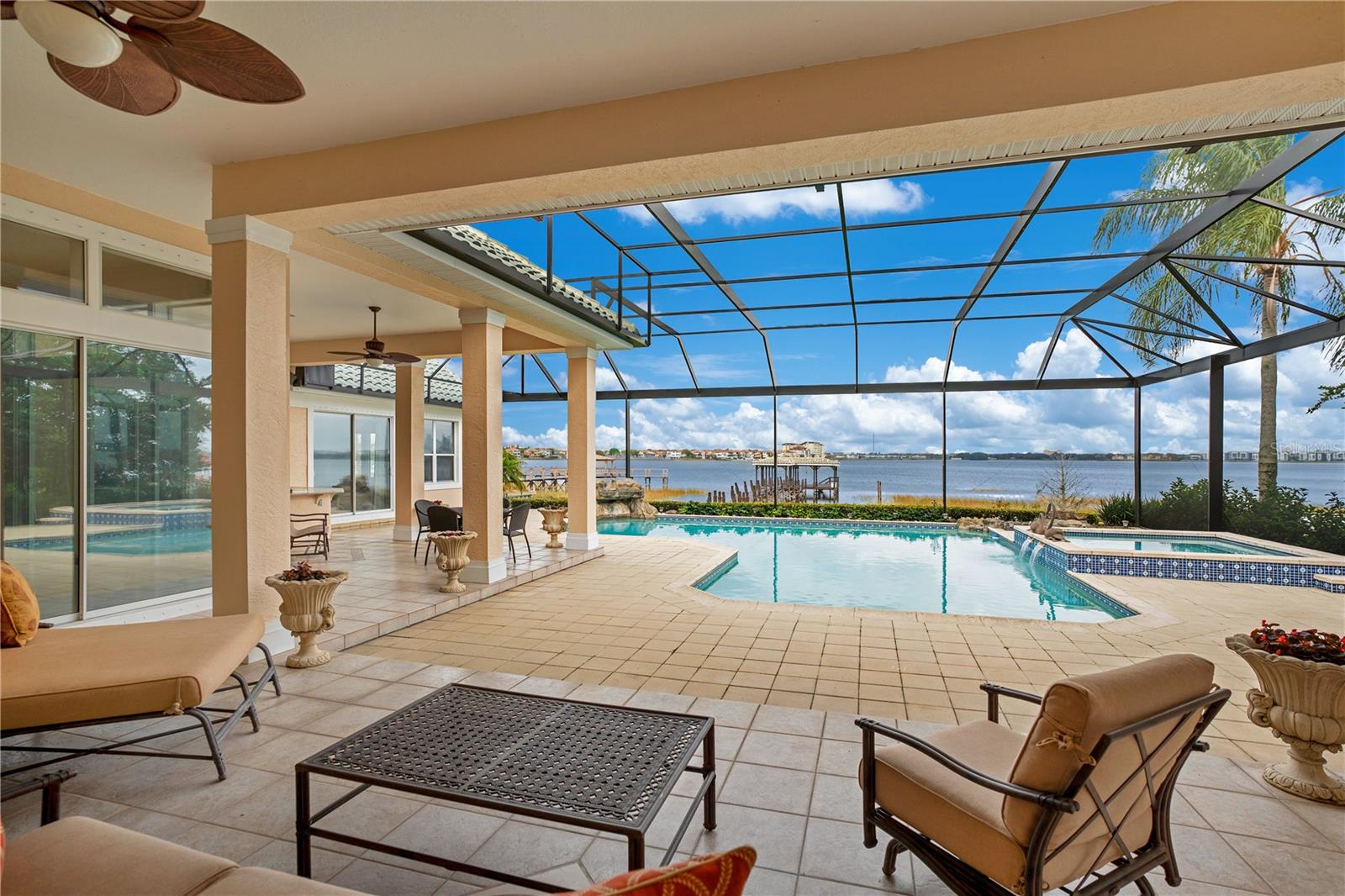 ESTS AT PHILLIPS LANDING DR PHILLIPS FL - Residential