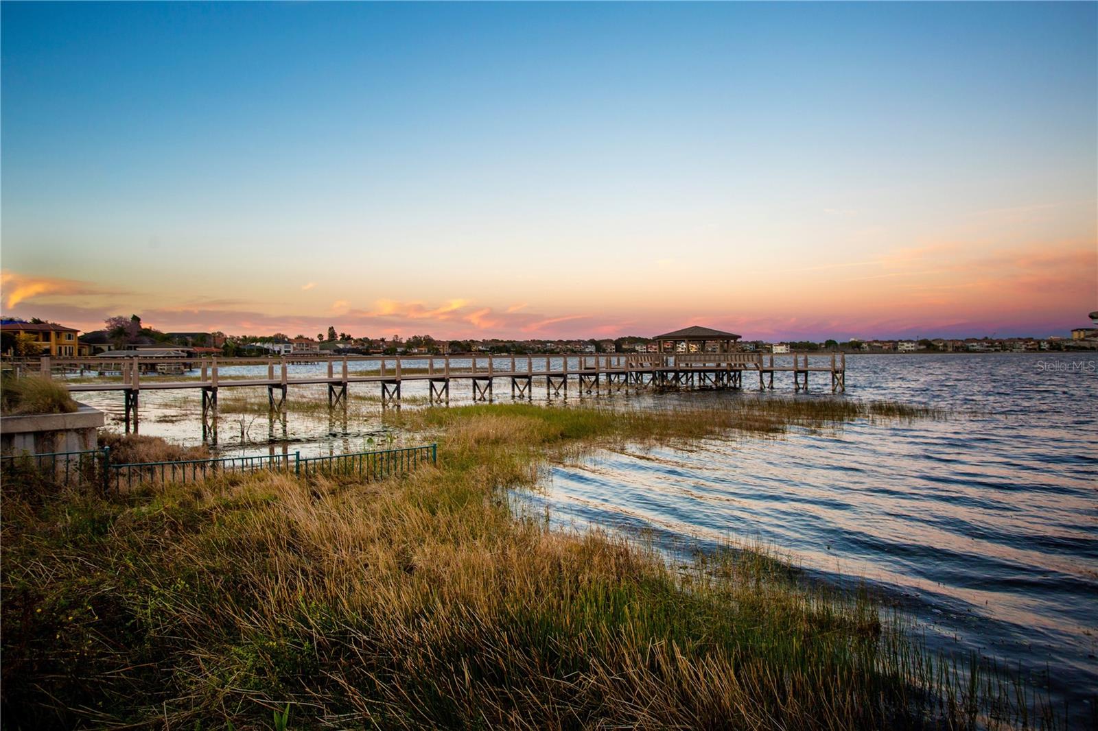 ESTS AT PHILLIPS LANDING DR PHILLIPS FL - Residential