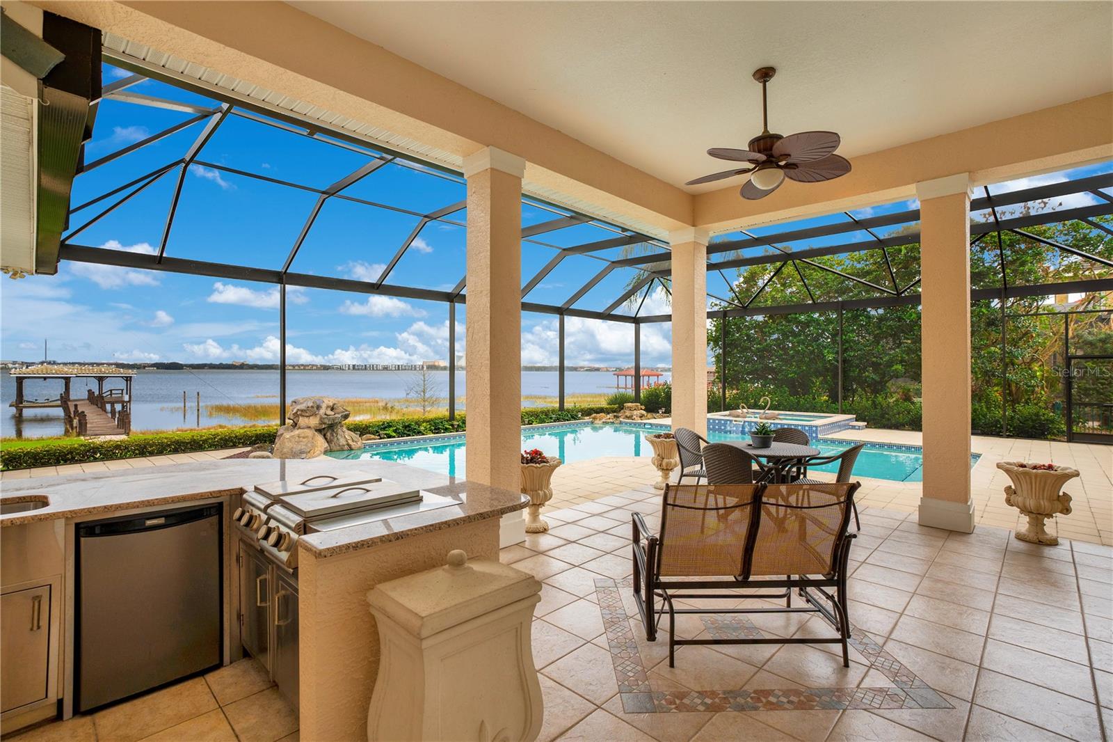 ESTS AT PHILLIPS LANDING DR PHILLIPS FL - Residential