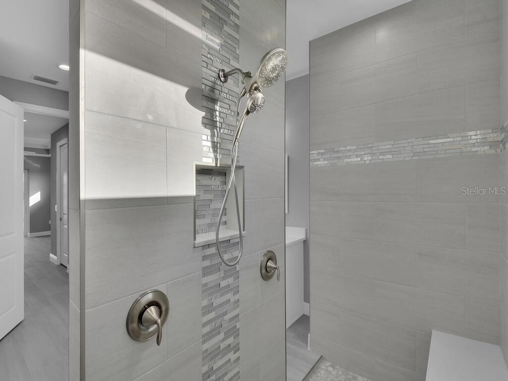 ROTONDA WEST PINE VALLEY - Residential
