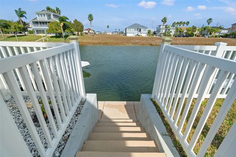 A home in HERNANDO BEACH