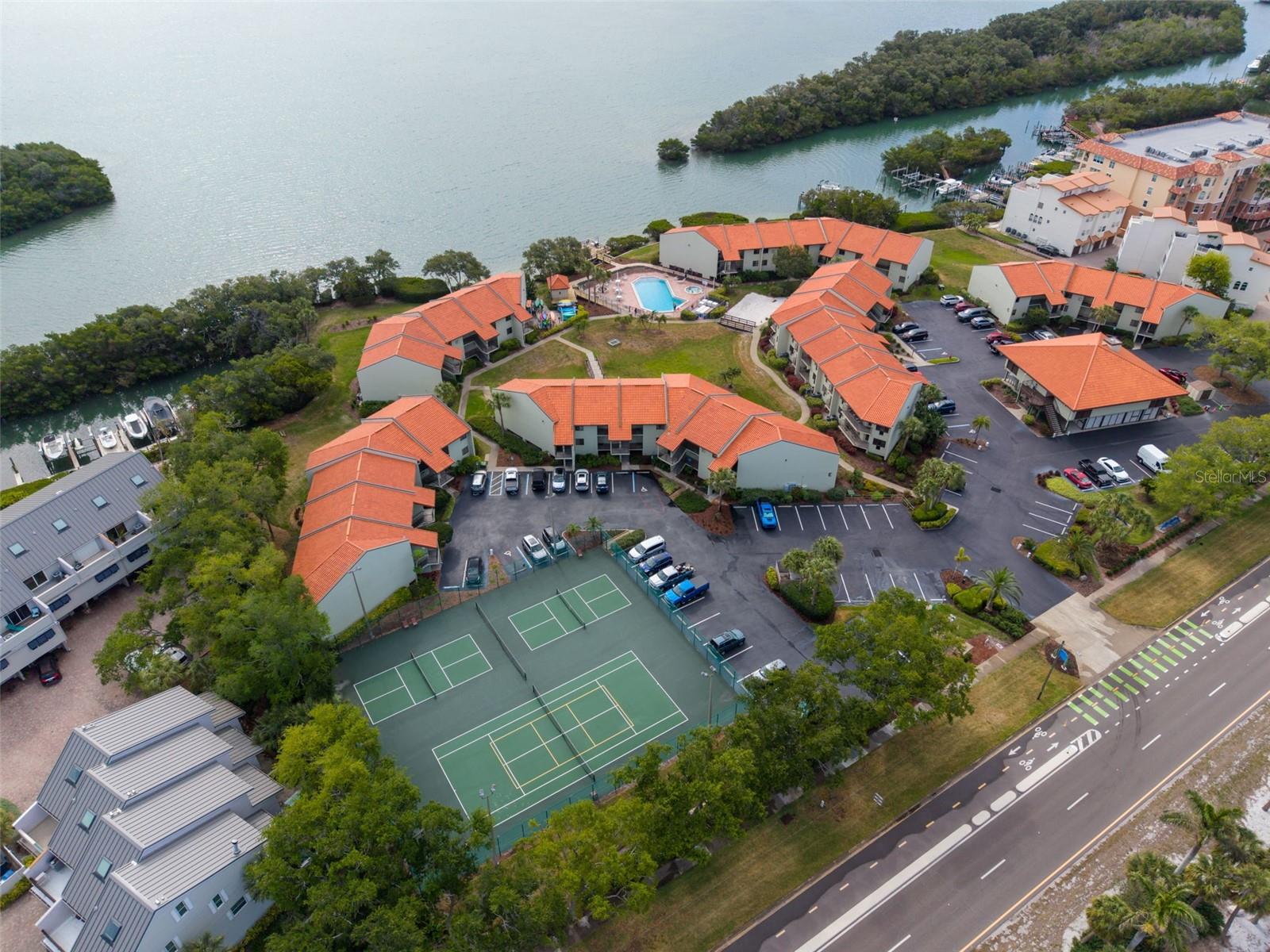 WANDER RESIDENCES OF TIERRA VERDE - Residential