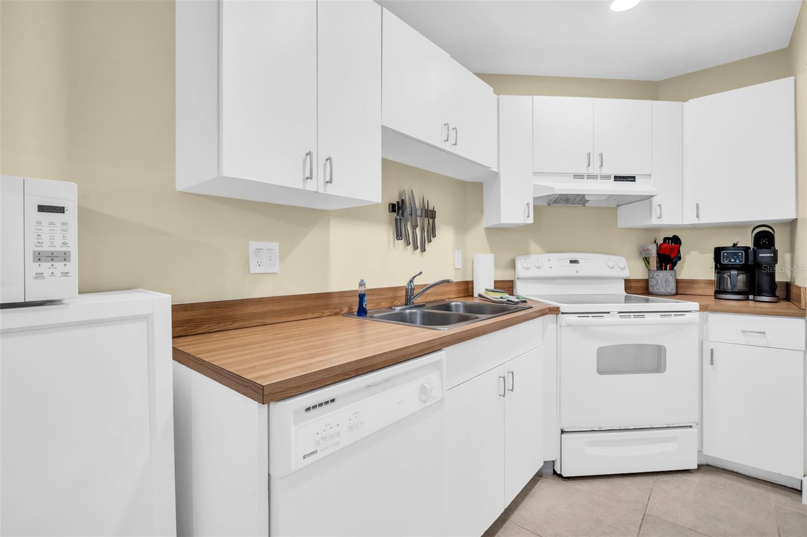 WANDER RESIDENCES OF TIERRA VERDE - Residential