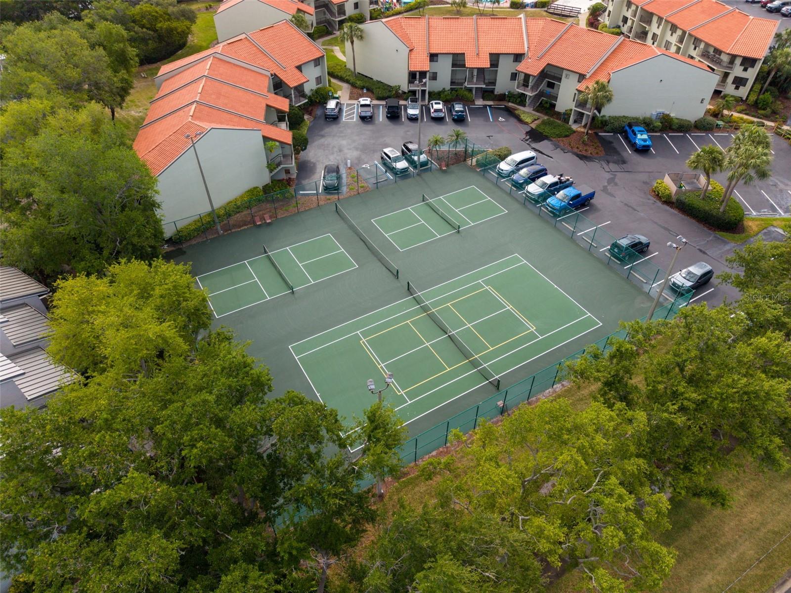 WANDER RESIDENCES OF TIERRA VERDE - Residential