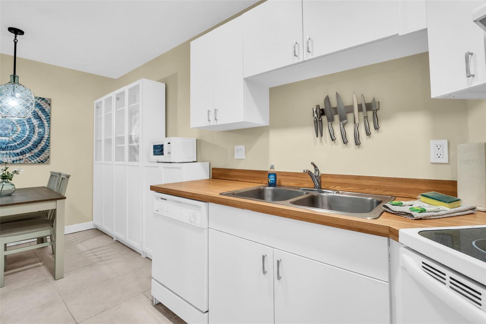 WANDER RESIDENCES OF TIERRA VERDE - Residential