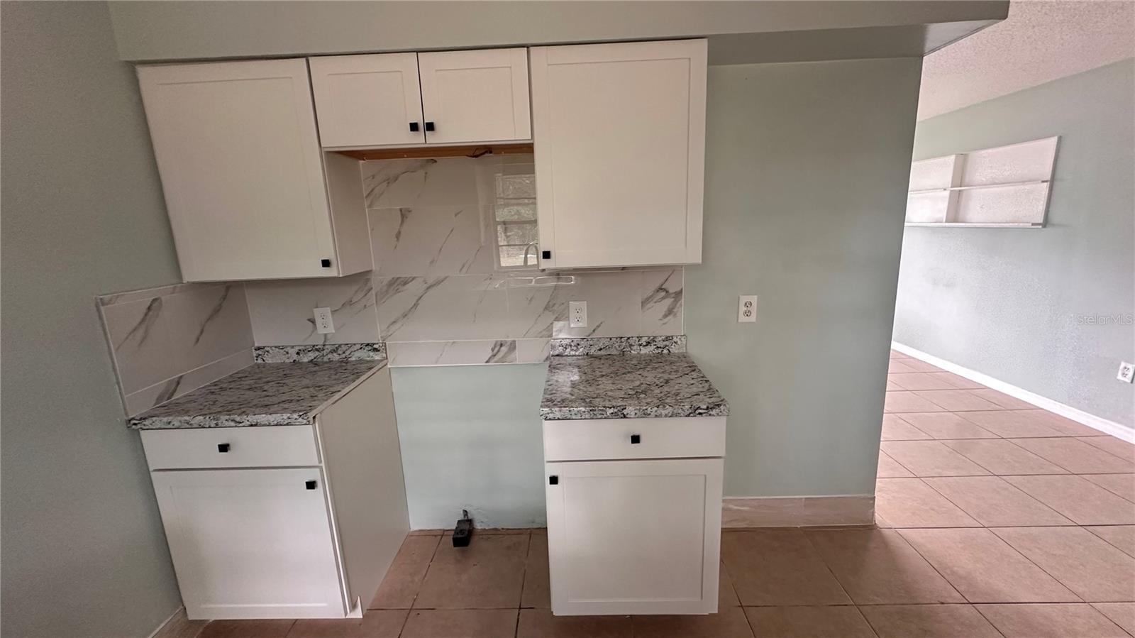 2587 SUNRISE TERRACE