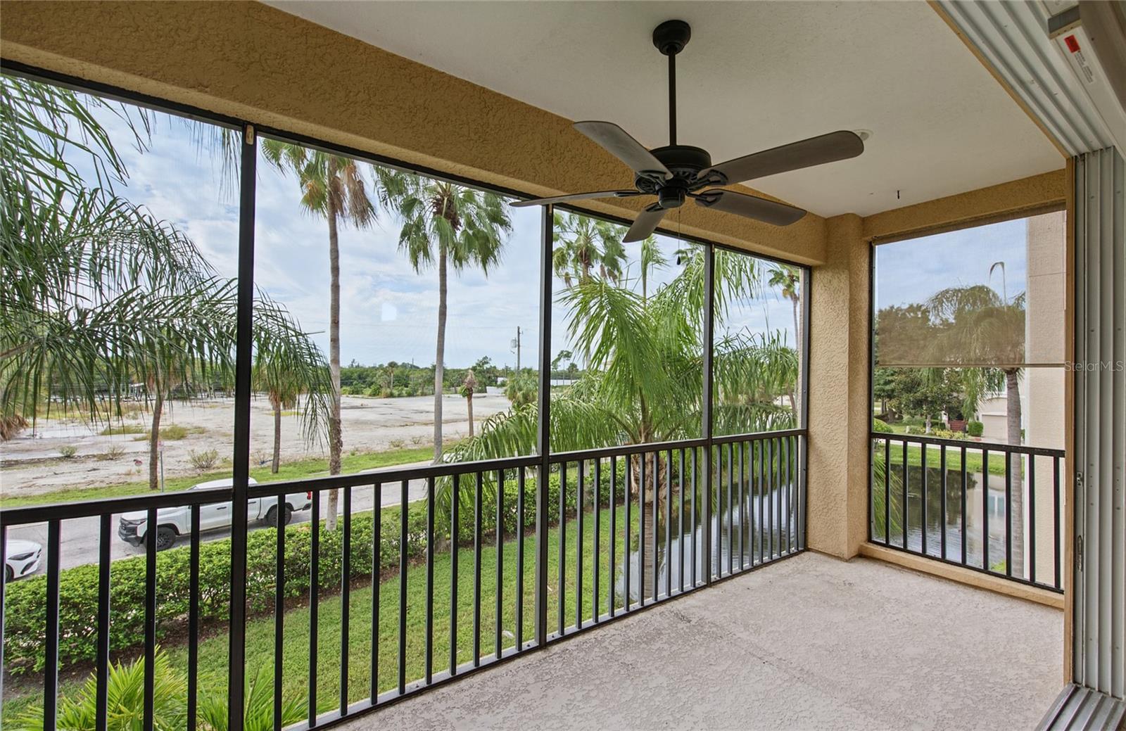 1146 VENETIAN HARBOR DRIVE NE