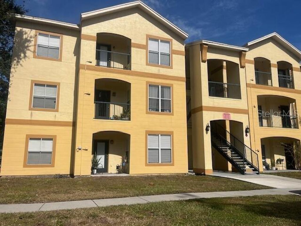 Photo of 5602 Pinnacle Heights Circle #312, Tampa, FL 33624 (MLS # O6359730)