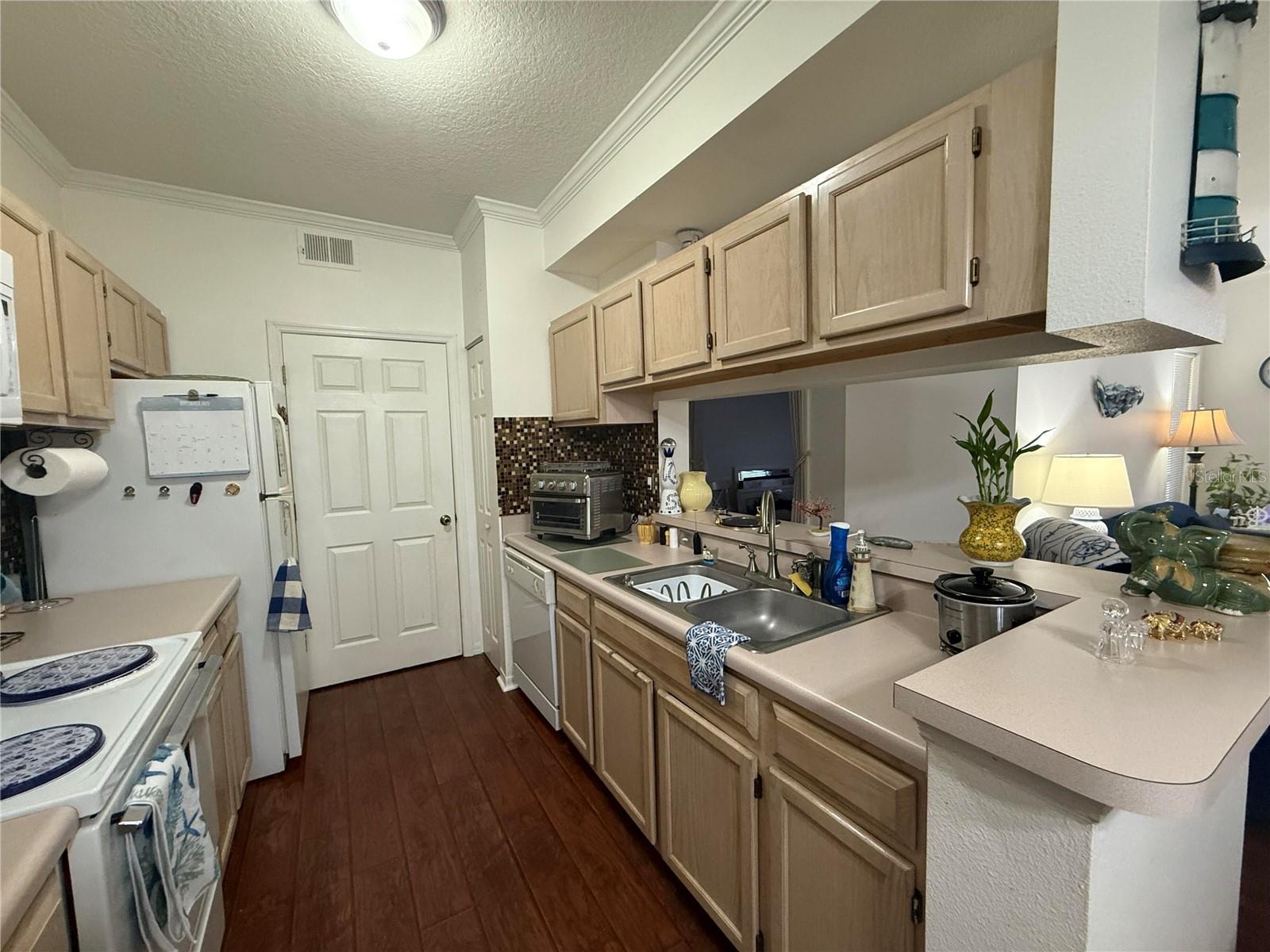 THE PINNACLE AT CARROLLWOOD A - Residential