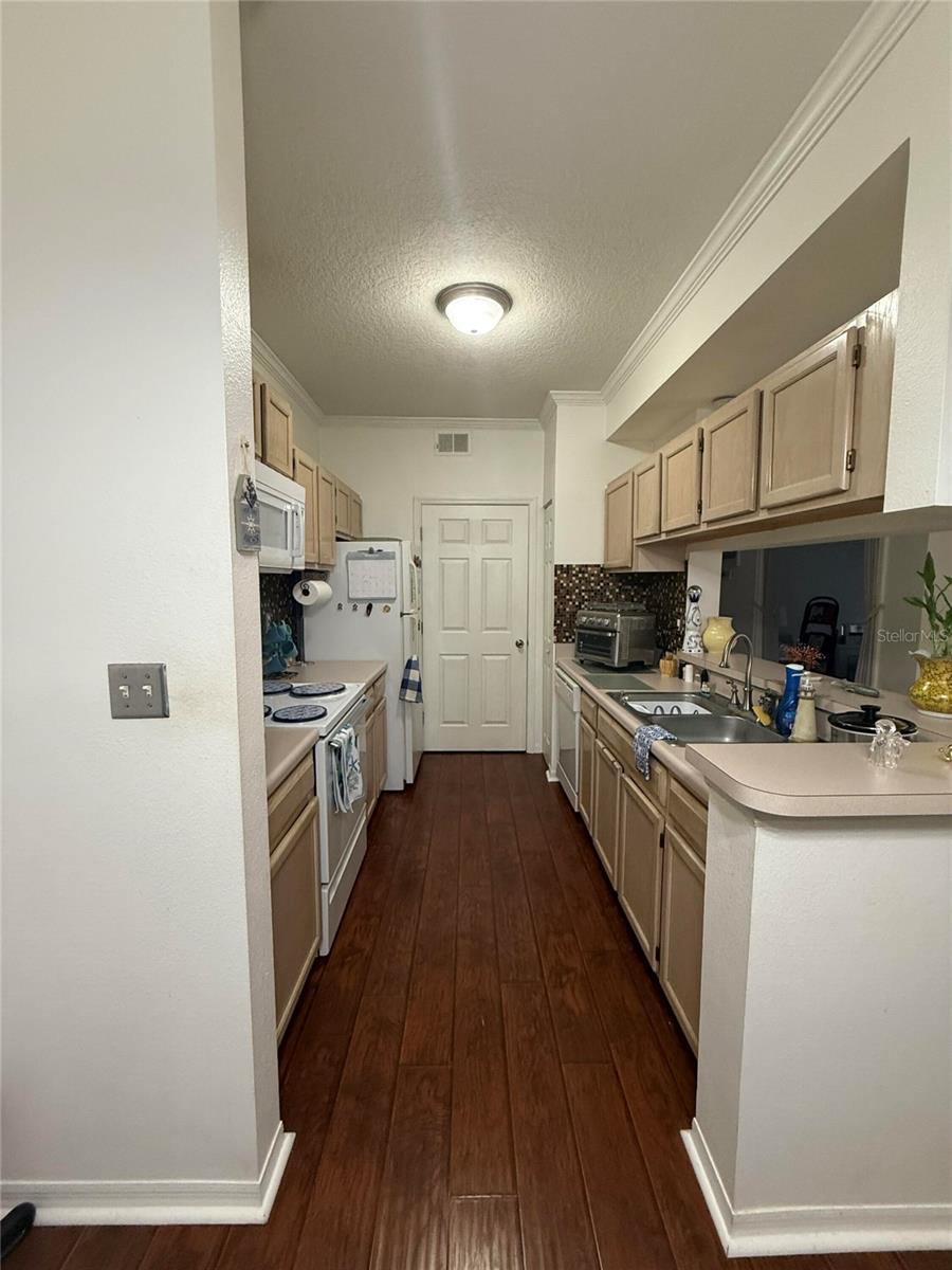 THE PINNACLE AT CARROLLWOOD A - Residential