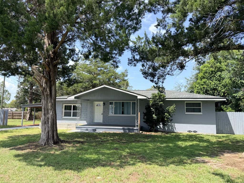 Photo of 1025 NE 4th Street, Chiefland, FL 32626 (MLS # GC542828)