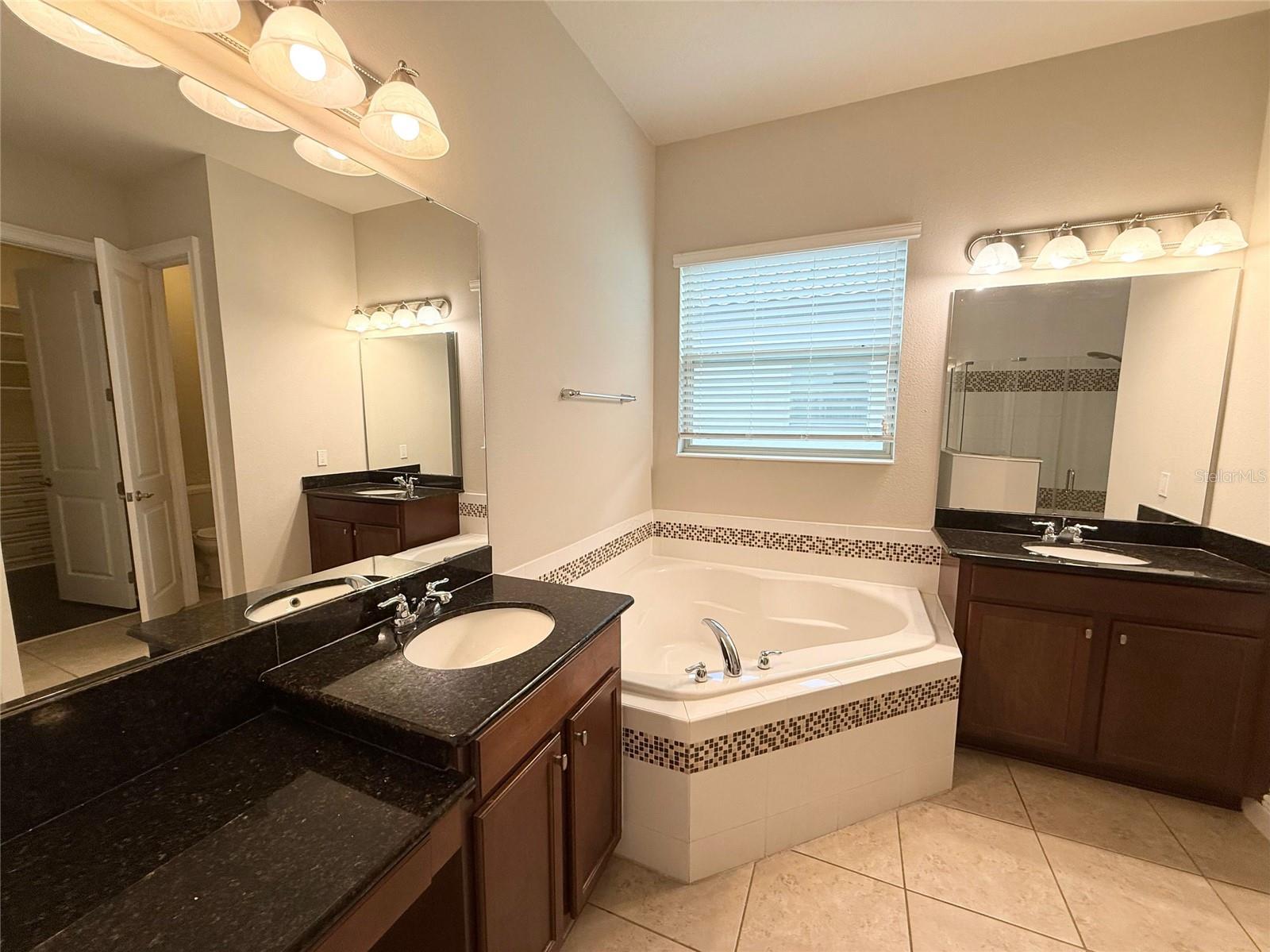 ENCLAVE - Residential