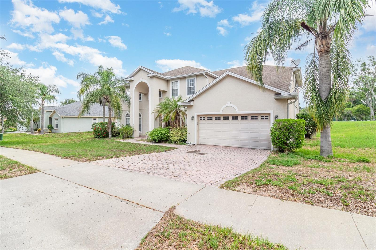 239 BEACON POINTE DRIVE