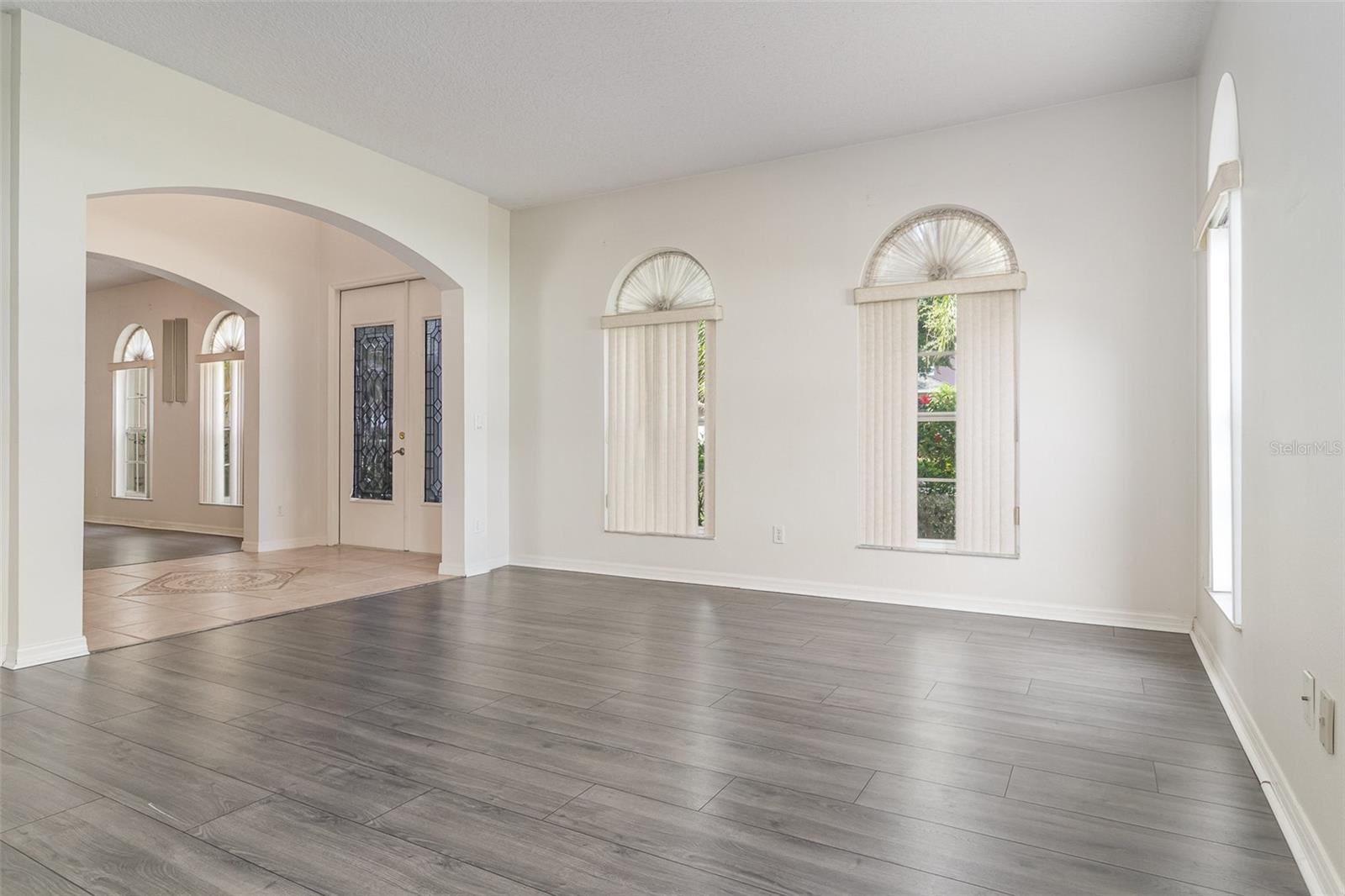 239 BEACON POINTE DRIVE