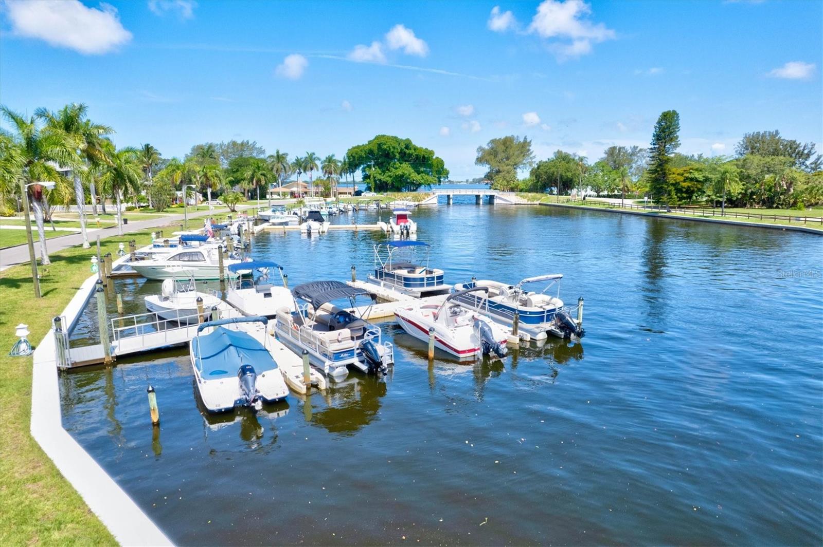 BAYVIEW GROVE - Land