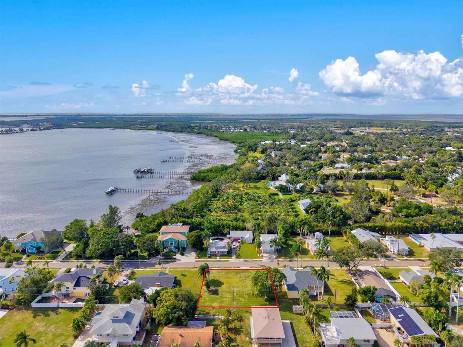 BAYVIEW GROVE - Land