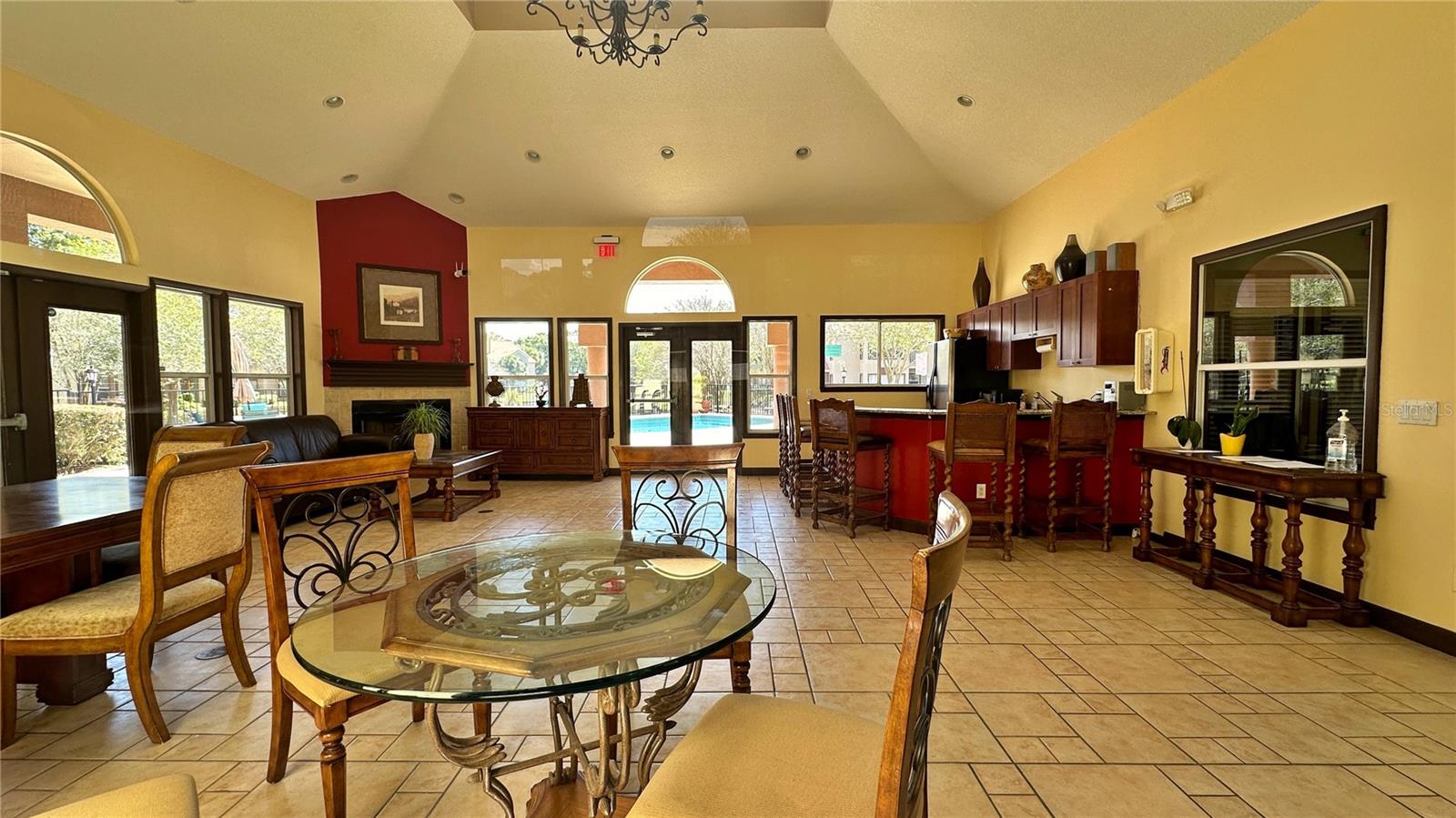 SIESTA LAGO CONDOMINIUM - Residential