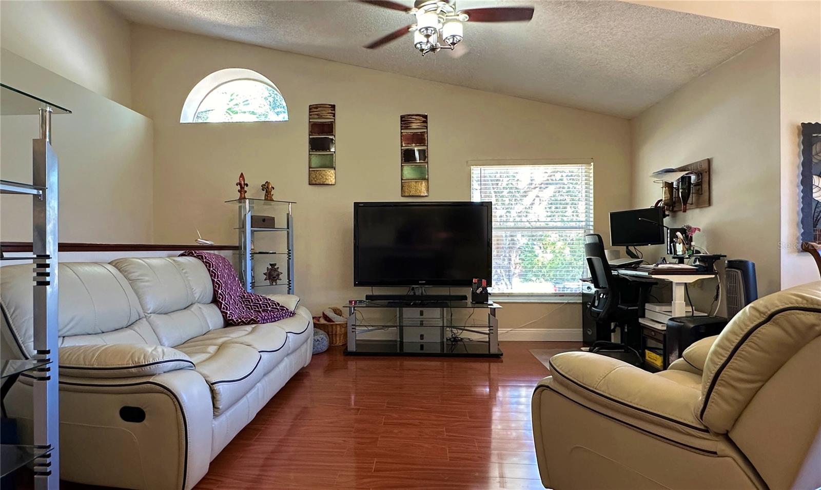 SIESTA LAGO CONDOMINIUM - Residential