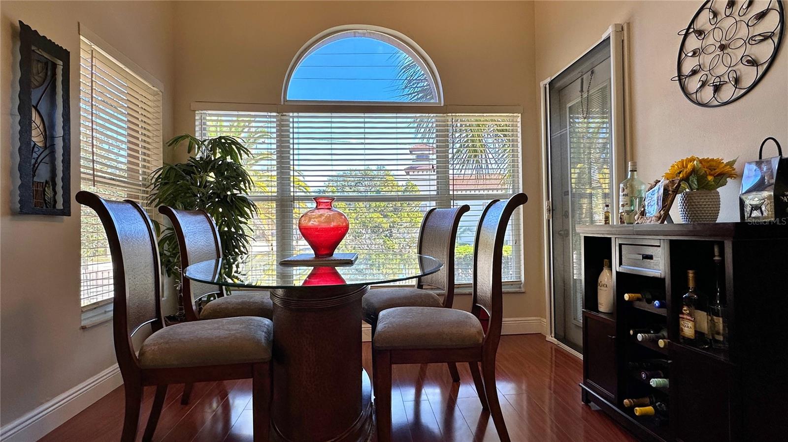 SIESTA LAGO CONDOMINIUM - Residential