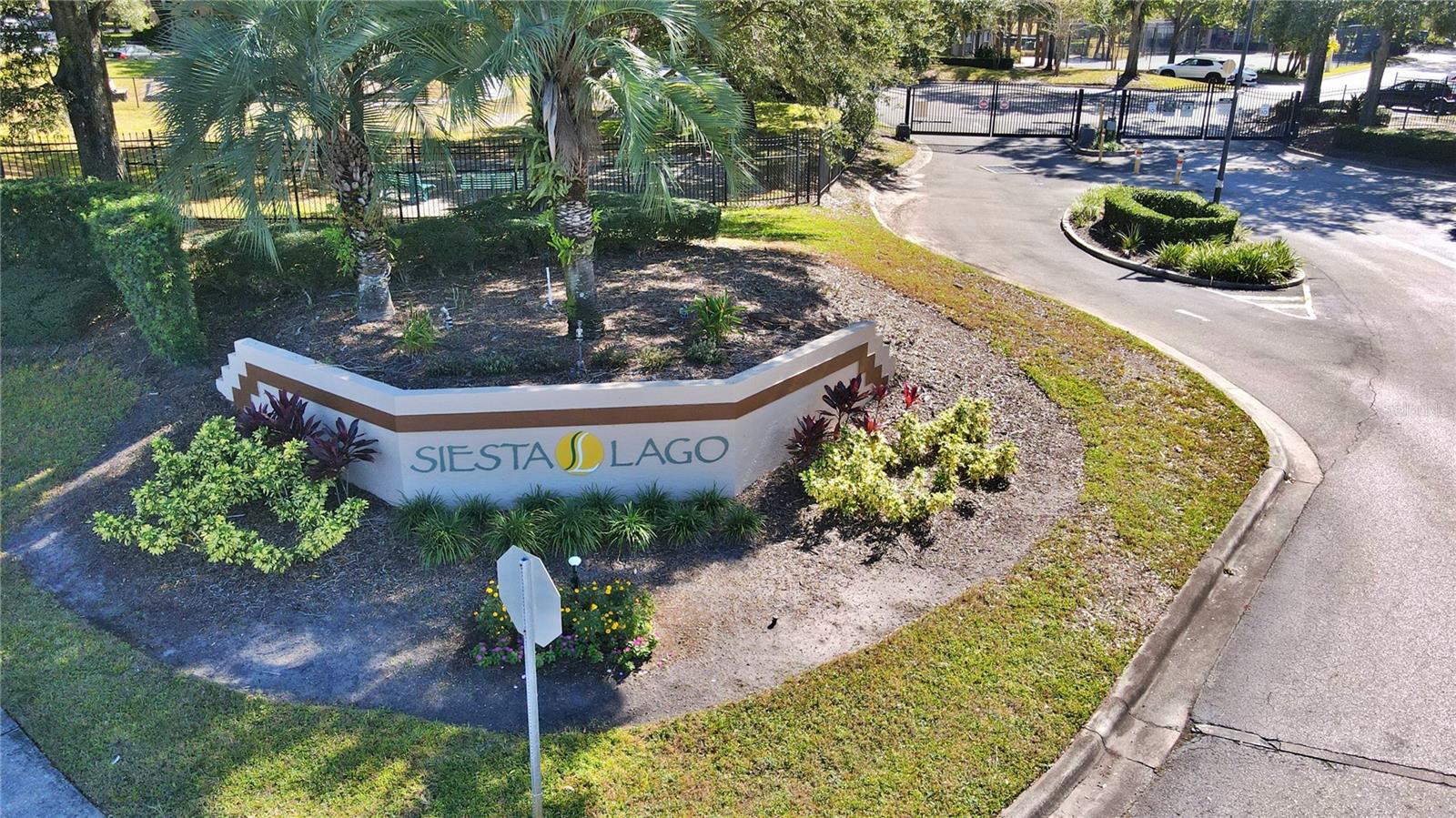 SIESTA LAGO CONDOMINIUM - Residential