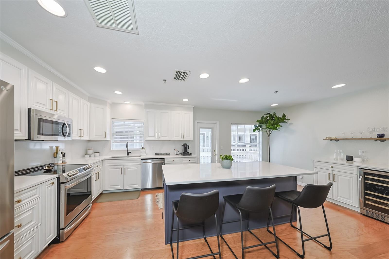 PALM PLACE BY THE BAYSHORE A C - Residential