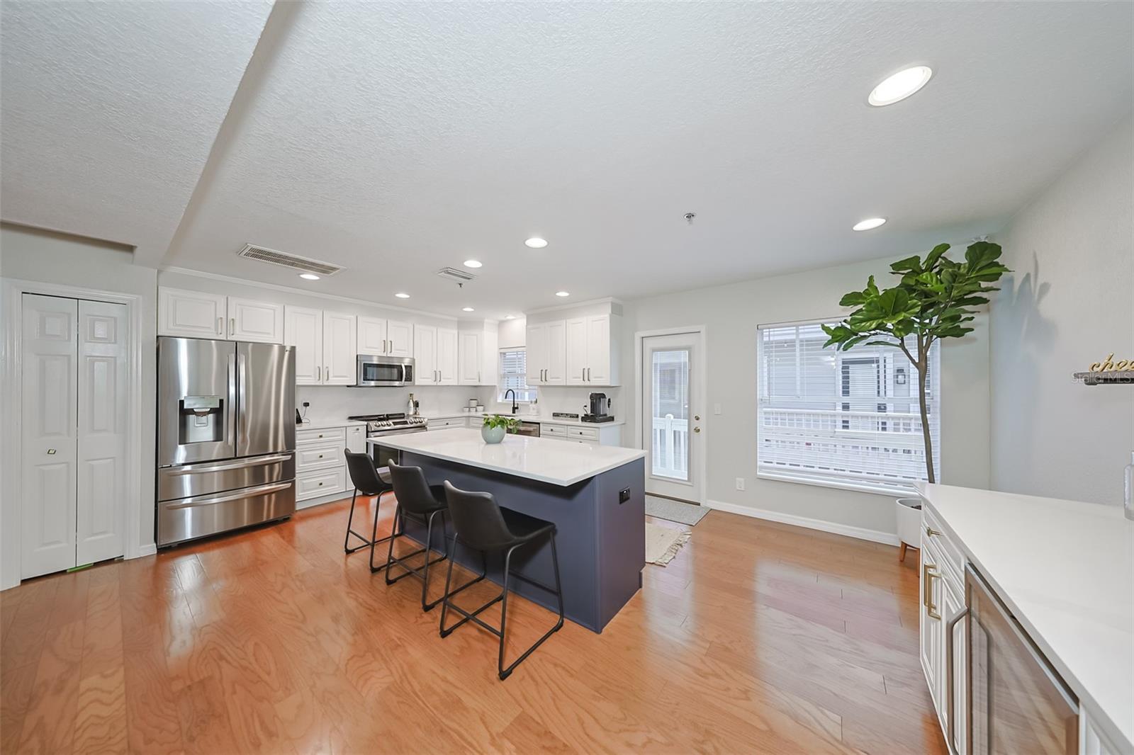 PALM PLACE BY THE BAYSHORE A C - Residential