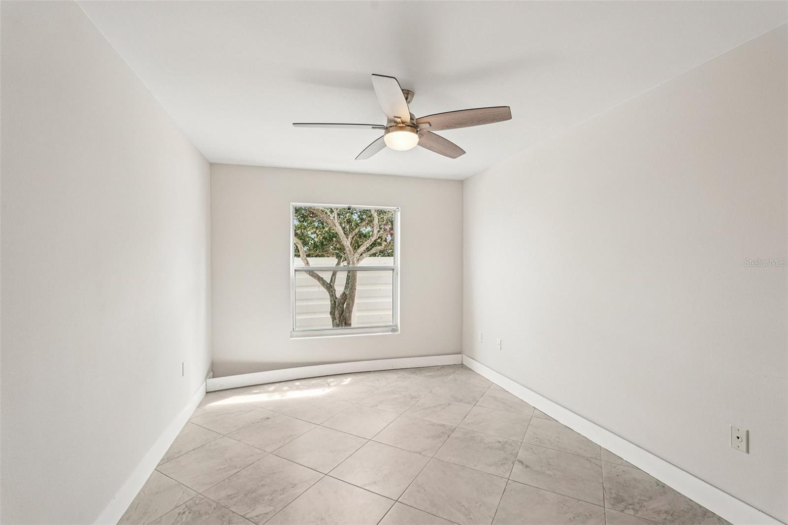 PALM COURT - Residential