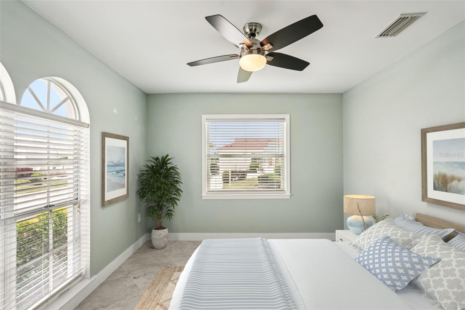 PALM COURT - Residential