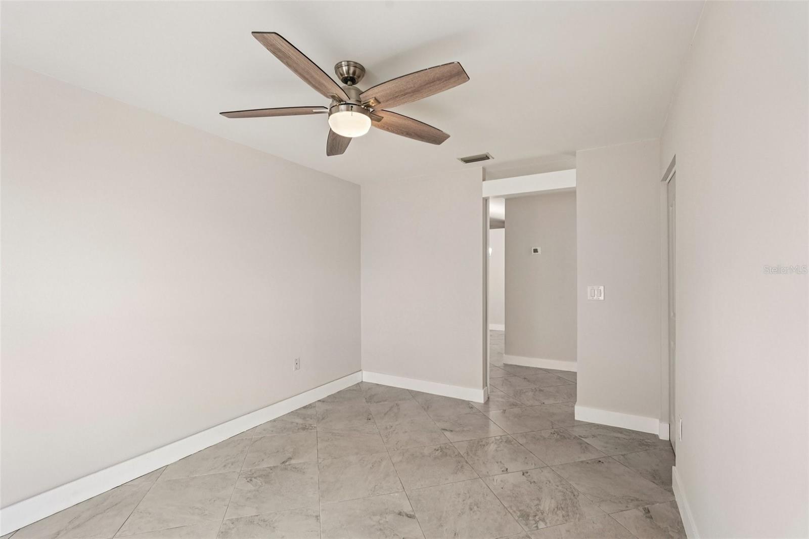 PALM COURT - Residential