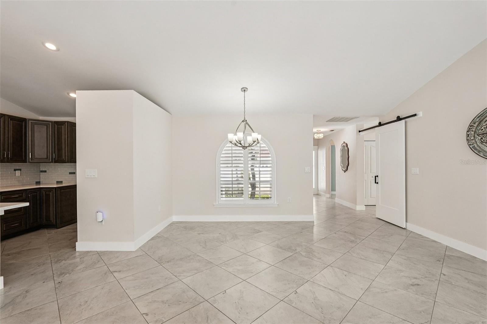 PALM COURT - Residential