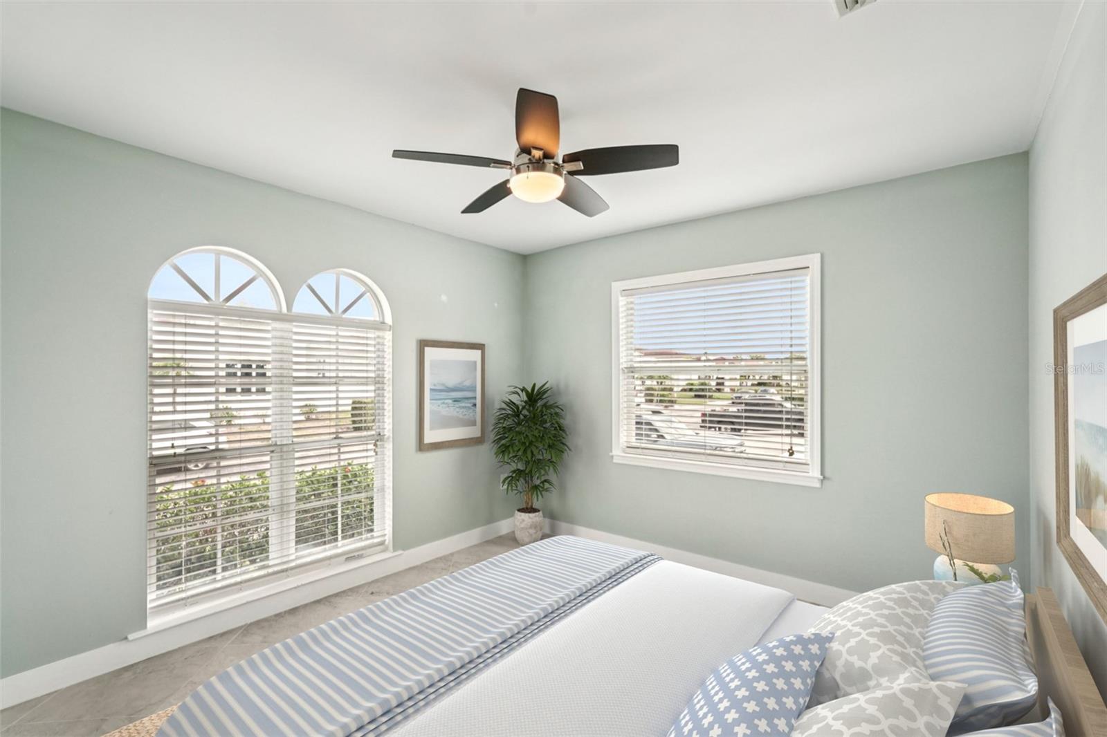 PALM COURT - Residential