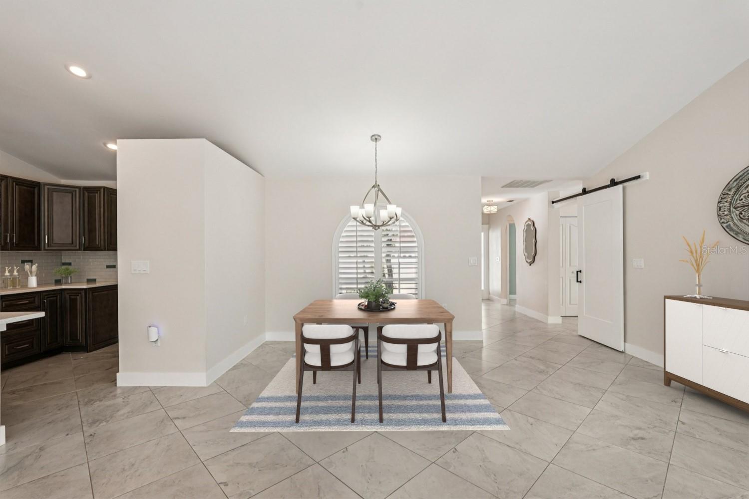 PALM COURT - Residential