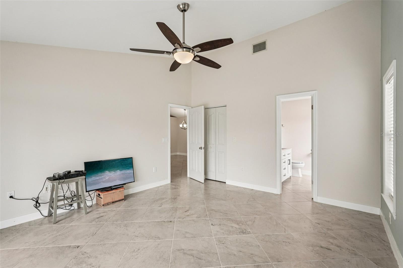 PALM COURT - Residential