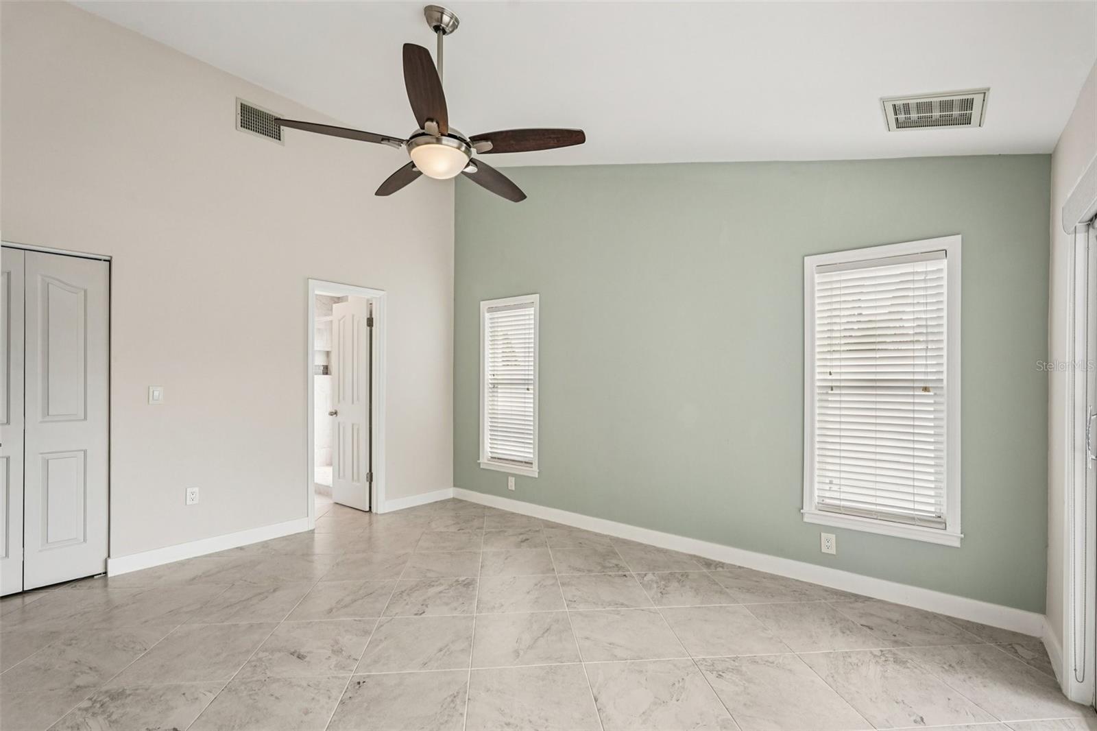 PALM COURT - Residential