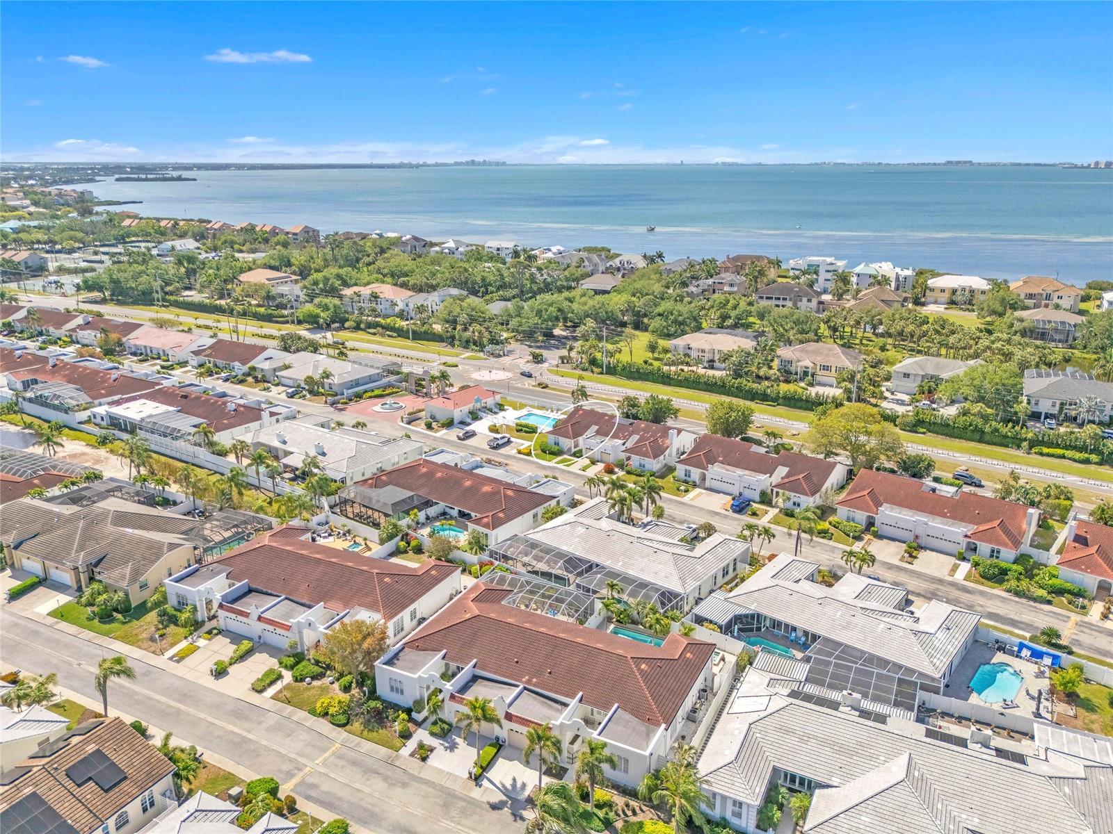 PALM COURT - Residential