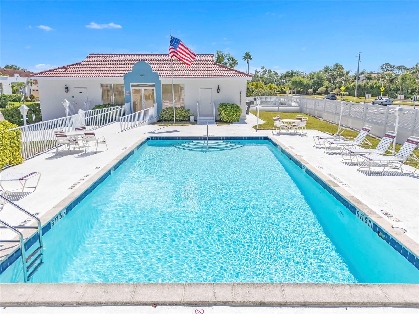 PALM COURT - Residential