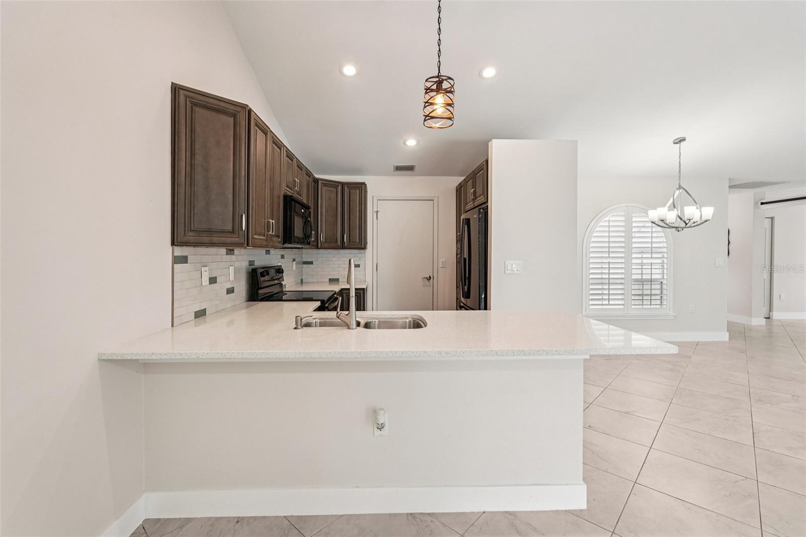 PALM COURT - Residential