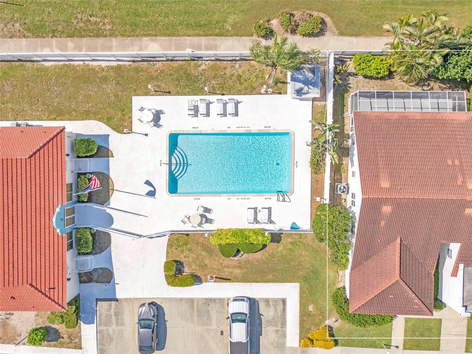 PALM COURT - Residential