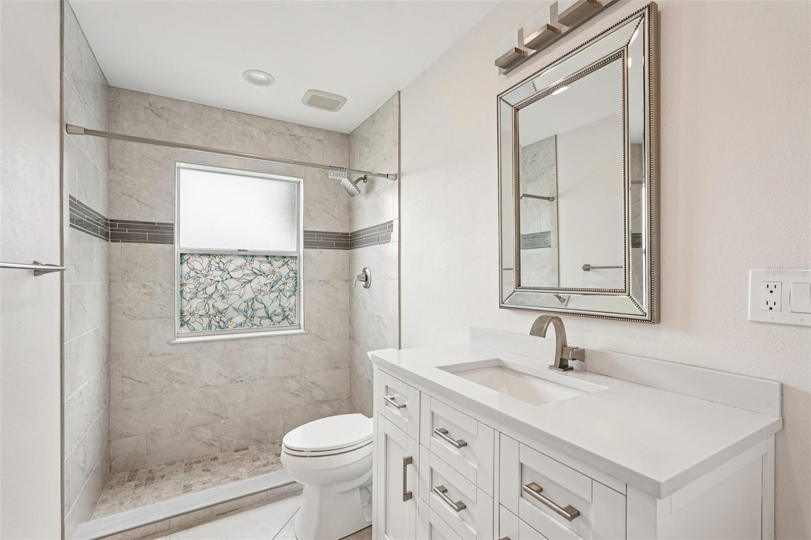 PALM COURT - Residential