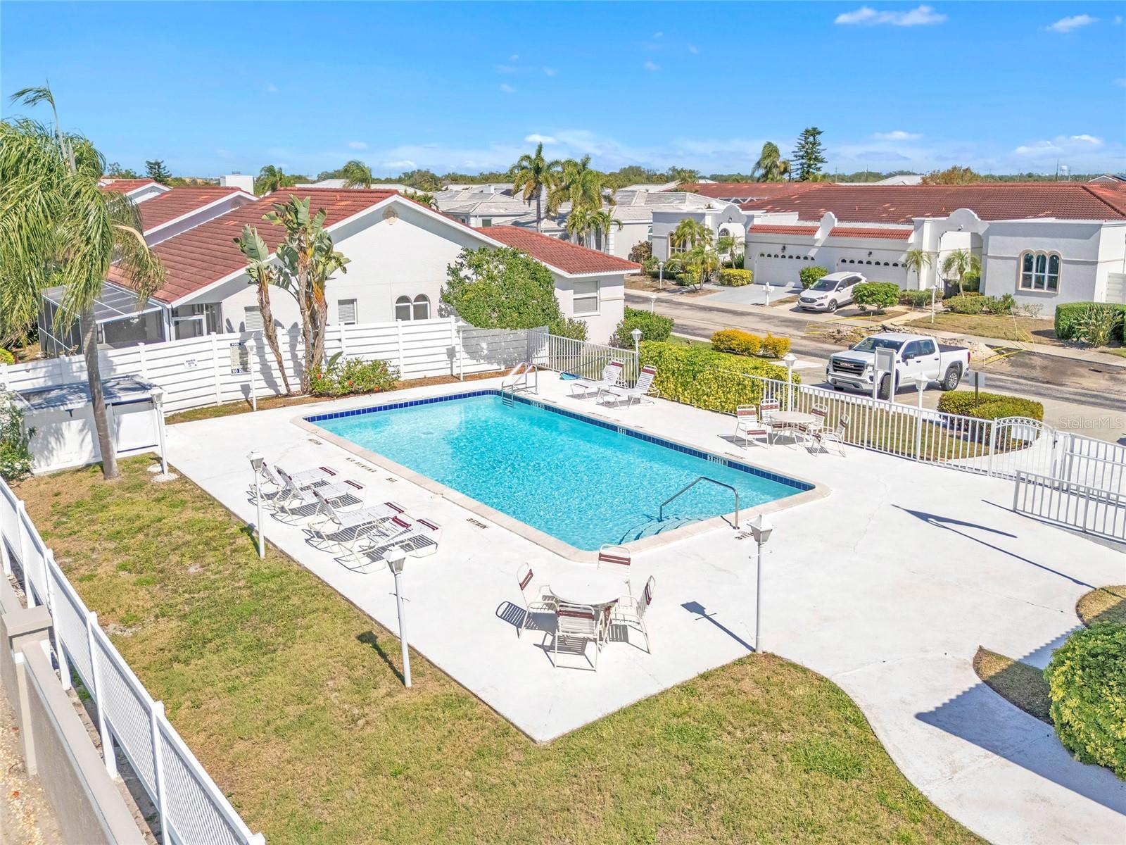 PALM COURT - Residential