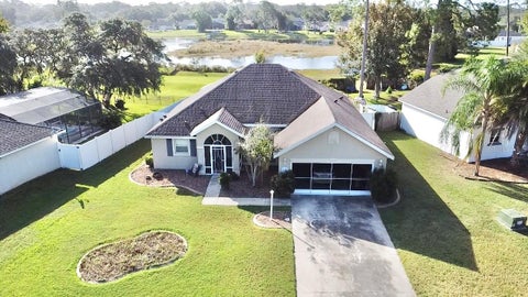 Photo of 11250 Lake Drive, Leesburg, FL 34788 (MLS # G5119563)