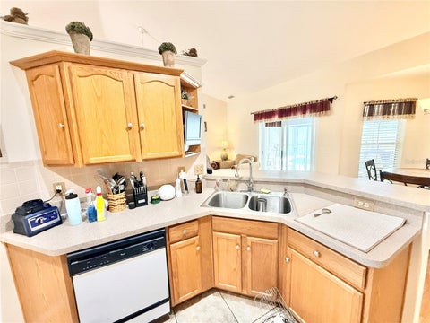 Tiny photo for 11250 Lake Drive, Leesburg, FL 34788 (MLS # G5119563)