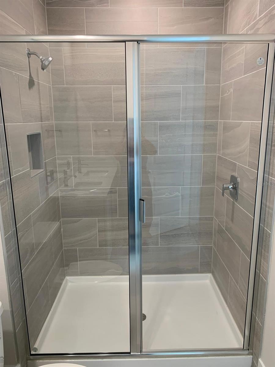 SPECTRUM AT REUNION PH 2 - Residential Lease