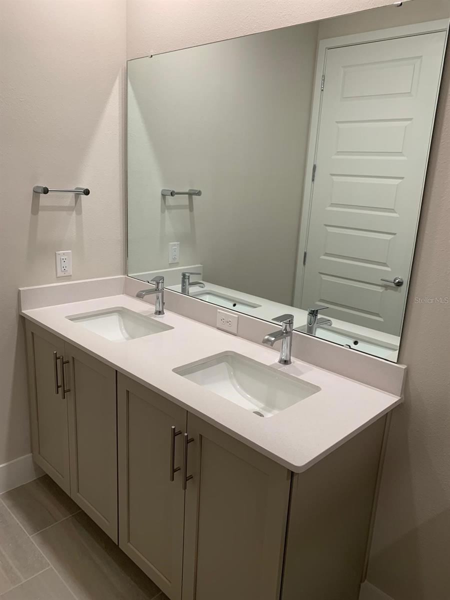 SPECTRUM AT REUNION PH 2 - Residential Lease