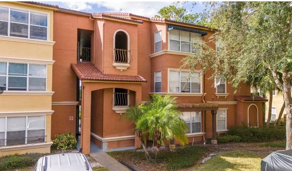 Photo of 5160 Conroy Road #14, Orlando, FL 32811 (MLS # S5148623)