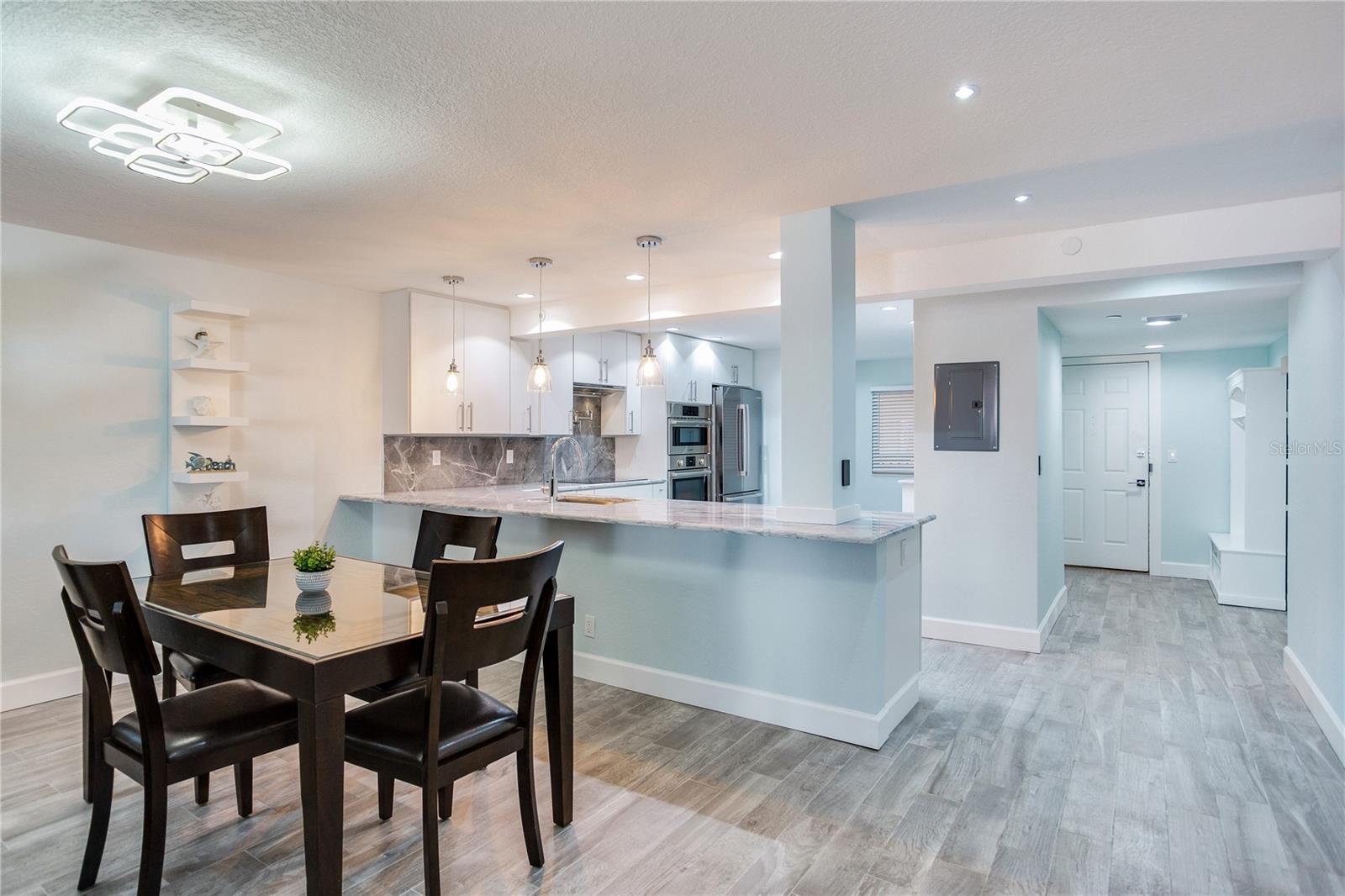 BEACH COTTAGE CONDO - Residential