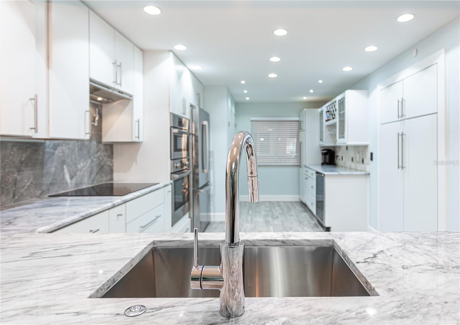 BEACH COTTAGE CONDO - Residential