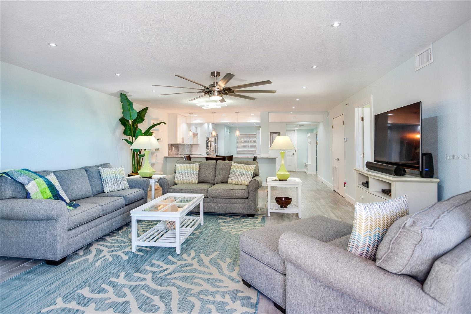 BEACH COTTAGE CONDO - Residential