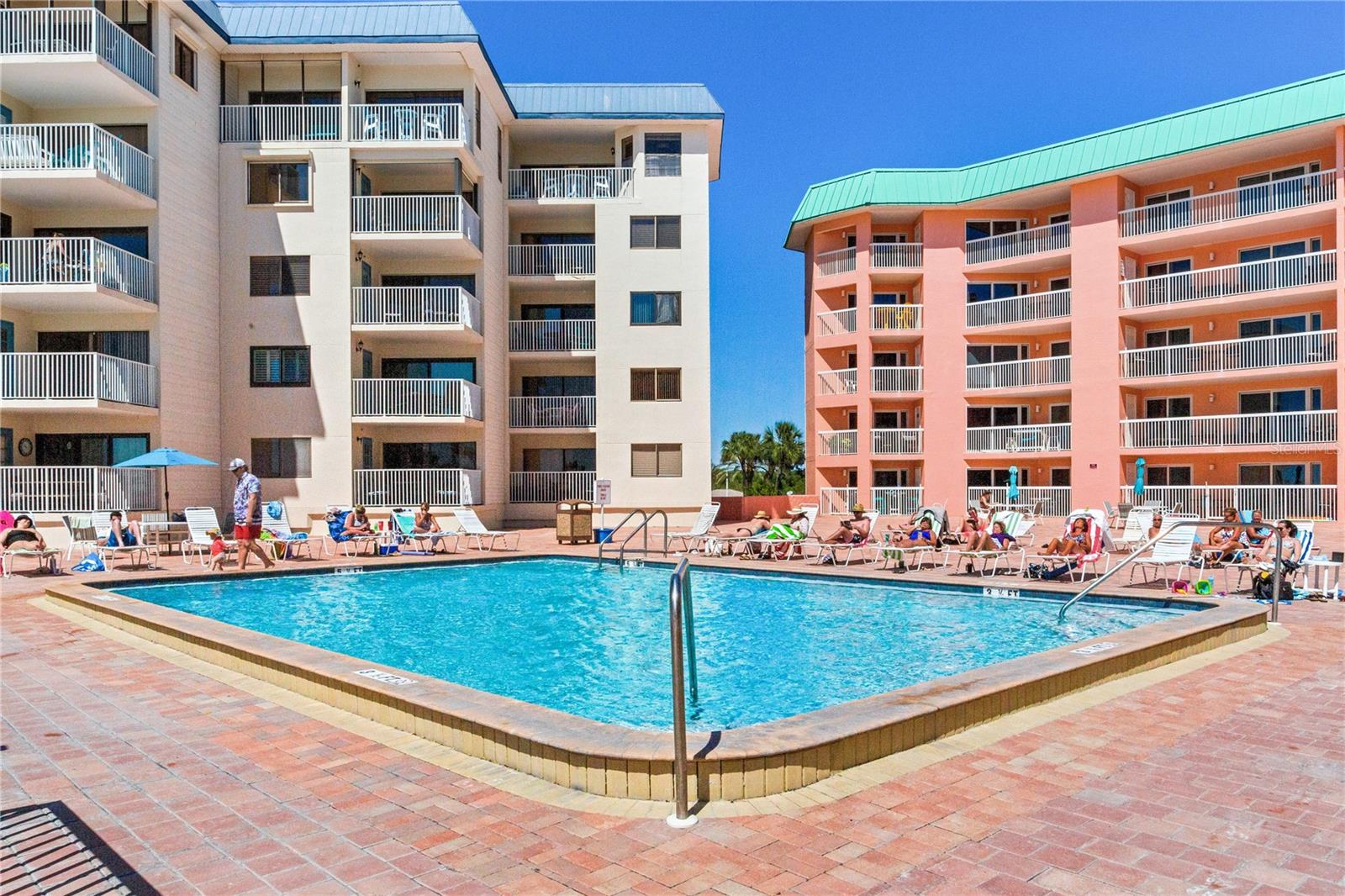 BEACH COTTAGE CONDO - Residential