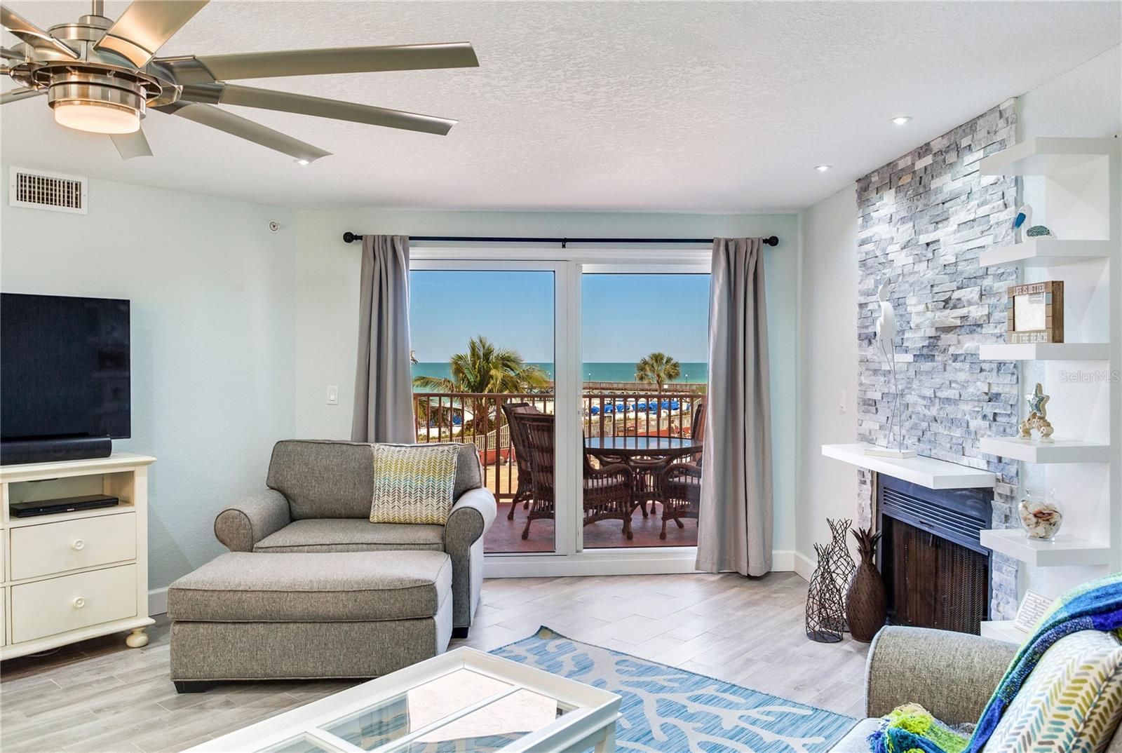 BEACH COTTAGE CONDO - Residential